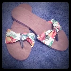 brand new never worn Havaianas flip flops size9/10